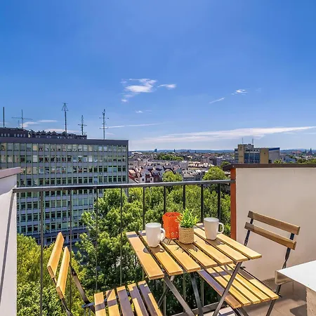 High With A View Of The Old Town By Renters Appartamento Cracovia